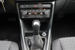 Volkswagen T-Cross Volkswagen T-Cross 1.0 TSI DSG Aut. LIFE PDC Voor en achter Apple Carplay - afbeelding nr 20