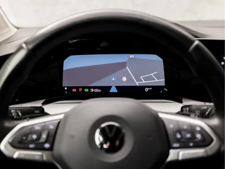 Volkswagen Golf 150Pk Automaat (APPLE CARPLAY, GROOT NAVI, SFEERVERLICHTING, STUUR/STOELVERWARMING, GETINT GLAS, SPORTSTOELEN, KEYLESS, LED KOPLAMPEN, NIEUWE APK, NIEUWSTAAT) - afbeelding nr 22