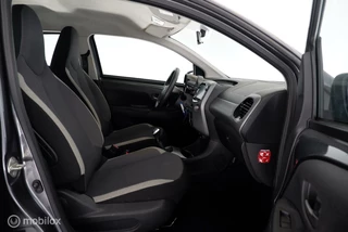 Toyota Aygo Toyota Aygo 1.0 VVT-i 72pk X-Play applecarplay|airco|camera|dab|5drs - afbeelding nr 6