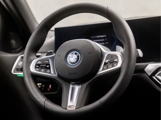 BMW 3 Serie 293Pk Automaat (DRAVITGRAU, FACELIFT, LASER KOPLAMPEN, HEAD-UP DISPLAY, CAMERA, M PAKKET, KEYLESS, MEMORY SEATS, ADAPTIVE CRUISE, SFEERVERLICHTING, APPLE CARPLAY, DAB+, NIEUWSTAAT) - afbeelding nr 17