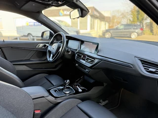 BMW 1 Serie BMW 1-serie 116d Executive Edition | Live Cockpit | Sfeerverlichting | Apple Carplay | - afbeelding nr 14
