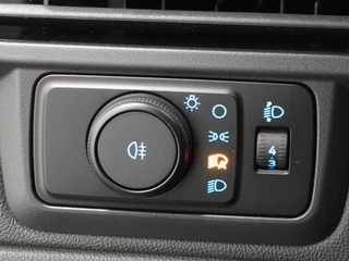 Ford Transit Custom Ford Transit Custom L2H1 Trend Navigatie Apple Carplay Camera Trekhaak Parkeersensoren Cruise control Airco - afbeelding nr 22