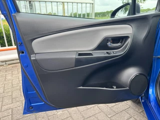 Toyota Yaris Toyota Yaris 1.5 VVT-i Aspiration DEALER ONDERHOUDEN / NL AUTO / CAMERA / NAVIGATIE / BLUETOOTH / VOLLE TANK - afbeelding nr 10