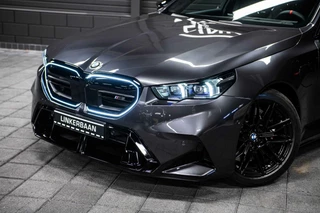 BMW M5 BMW 5-serie Touring M5 V8 Hybrid | Direct leverbaar | Pano | B&W | M Drive | - afbeelding nr 9