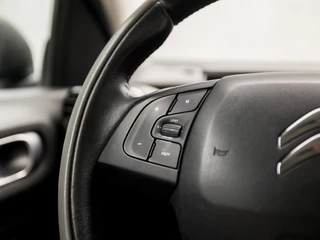 Citroën C4 Cactus Citroën C4 Cactus 1.2 e-VTi Feel Sport Automaat (GROOT NAVI, CRUISE, ELEK RAMEN, SPORTSTOELEN, BLUETOOTH, DAKRAILS, NIEUWSTAAT) - afbeelding nr 17
