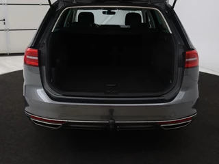 Volkswagen Passat Volkswagen Passat 1.4 TSI GTE | Panoramadak | Stoelverwarming |  Trekhaak | Adaptive cruise | Camera | Carplay | Leder/Alcantara | Full LED | Virtual Cockpit - afbeelding nr 10