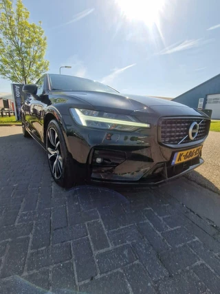 Volvo S60 Volvo S60 2.0 B3 R-Design AUTOMAAT,VOL LEDER,CLIMA,NAVI,CARPLAY,LED - afbeelding nr 4