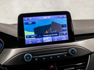 Ford Focus Ford Focus Wagon 1.0 EcoBoost Titanium X Automaat (VIRTUAL COCKPIT, APPLE CARPLAY, GROOT NAVI, STUUR/STOELVERWARMING, BANG&OLUFSEN, CAMERA, TREKHAAK, SPORTSTOELEN, ELEK ACHTERKLEP, KEYLESS, GETINT GLAS, NIEUWSTAAT) - afbeelding nr 28