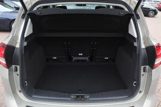 Ford C-MAX Ford C-MAX 1.0 Titanium / Trekhaak / Navigatie / Parkeerhulp V+A / 17'' / Stuur + Stoelverwarming / Elektr. achterklep / Getint glas / Cruise Control - afbeelding nr 16