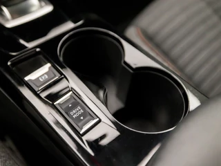 Peugeot e-208 Peugeot e-208 EV Allure Sport 50 kWh Automaat (APPLE CARPLAY, GROOT NAVI, 360 CAMERA, KEYLESS, SPORTSTOELEN, GETINT GLAS, LM VELGEN, LED KOPLAMPEN, NIEUWSTAAT) - afbeelding nr 27