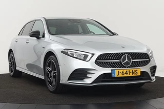Mercedes-Benz A-Klasse Mercedes-Benz A-klasse 250e AMG Night | Stoelverwarming | Carplay |  Widescreen | Sfeerverlichting | Camera | Leder/Alcantara | Navigatie | Full LED - afbeelding nr 33