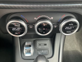 Alfa Romeo Giulietta Alfa Romeo Giulietta 1.750 Turbo 241pk Veloce Automaat Carplay Sport-Stoelen Nav/Cruise Voll.Onderhouden! - afbeelding nr 37