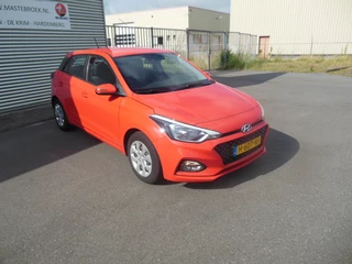 Hyundai i20 - 73105854-0