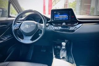 Toyota C-HR Toyota C-HR 1.2 Executive / CAMERA / TREKHAAK / CLIMA - afbeelding nr 16