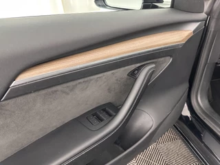 Tesla Model 3 Tesla Model 3 Standard RWD Plus 60 kWh (INCL-BTW) Aut. *PANO | AUTO-PILOT | FULL-LEATHER | KEYLESS | FULL-LED | MEMORY-PACK | SURROUND-VIEW | DAB | CARPLAY | DIGI-COCKPIT | LANE-ASSIST | COMFORT-SEATS | 19