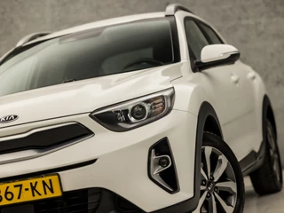 Kia Stonic (APPLE CARPLAY, GROOT NAVI, CLIMATE, ADAPTIVE CRUISE, SPORTSTOELEN, KEYLESS, CAMERA, GETINT GLAS, LM VELGEN, NIEUWSTAAT) - afbeelding nr 15
