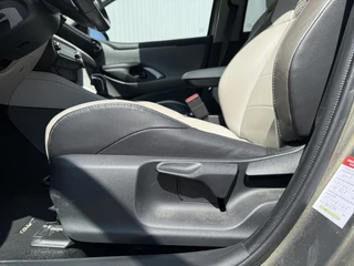 Toyota Yaris Toyota Yaris 1.5 Hyb. Executive HUD Leder Navi Trekhaak - afbeelding nr 15