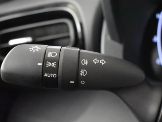 Toyota Yaris Toyota Yaris 1.5 Hybrid 115 Style | Stuur en Stoelverwarming | Parkeersensore - afbeelding nr 22