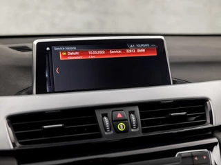 BMW X1 221Pk Automaat (GROOT NAVI, CLIMATE, ALCANTARA, ELEK ACHTERKLEP, SPORTSTOELEN, PARKEERSENSOREN, LED KOPLAMPEN, DAB+, NIEUWSTAAT) - afbeelding nr 24