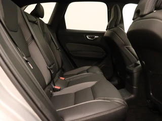 Volvo XC60 Volvo XC60 T6 PLUG-IN HYBRID PLUS DARK SCHUIFDAK CAMERA HARMAN KARDON ACC - afbeelding nr 44