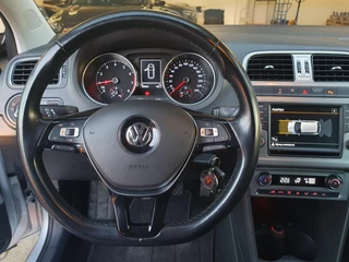 Volkswagen Polo Volkswagen Polo 1.0 BlueMotion Connected Series - NAP / CARPLAY / DAB / P.SENSOREN V+A / LM-VELGEN '17 / EXTRA SET '15 / NWE APK ! - afbeelding nr 31