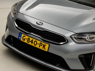 Kia Ceed Sportswagon Automaat (PANORAMADAK, APPLE CARPLAY, GROOT NAVI, MEMORY SEATS, STUUR/STOELVERWARMING, LEDER/ALCANTARA, GETINT GLAS, XENON, CAMERA, TREKHAAK, NIEUWSTAAT) - afbeelding nr 38