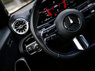 Mercedes-Benz A-Klasse Mercedes A-klasse A200 AMG|FACELIFT|PANO|BURMESTER|CAMERA - afbeelding nr 29