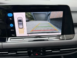 Volkswagen Golf Volkswagen Golf 1.5 eTSI R-Line Automaat | Panoramadak | LED | Black Style | Harman/Kardon HiFi | Achteruitrijcamera | Sfeerverlichting | Trekhaak afneembaar | Adaptieve cruise control | Parkeersensoren voor en achter - afbeelding nr 33