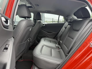 Hyundai IONIQ Hyundai IONIQ Premium EV Navi,Leder,Dodehoek,Schuifdak,Camera,Clima,Cruise,Stoelverwarming V+A,Stuurverwarming,Pdc V+A,Nieuwe Apk bij Aflevering - afbeelding nr 10