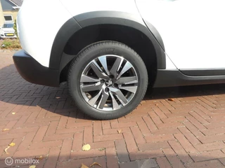 Peugeot 2008 Peugeot 2008 1.2 PureTech 110 Allure EAT8 AUTOMAAT+PARELMOER LAK+ECC+NAVI - afbeelding nr 13