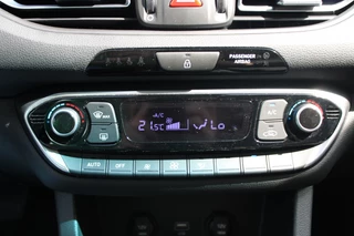 Hyundai i30 Hyundai i30 Wagon 1.0 T-GDI Comf.Smart Aut. Navi/Led/Pdc/Cam/16