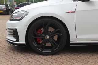 Volkswagen Golf Volkswagen Golf 2.0 TSI GTI TCR / Akrapovic / Panoramadak / Camera / 19'' / Leder / Navigatie / Keyless / Dynaudio / Dodehoek / Stoelverwarming / DAB / ACC - afbeelding nr 14