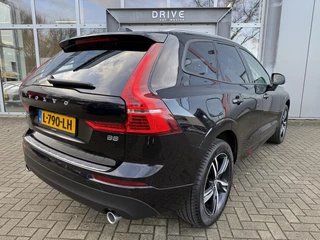 Volvo XC60 Volvo XC60 2.0 B5 Momentum Exclusive |Pano|Carplay|Leer|Memory|AutoPilot|HUD|El.Trekhaak|19