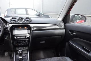 Suzuki Vitara Suzuki Vitara 1.4 Boosterjet AllGrip Stijl | Alcantara/lederen bekleding | Schuif/kanteldak | Trekhaak | - afbeelding nr 35
