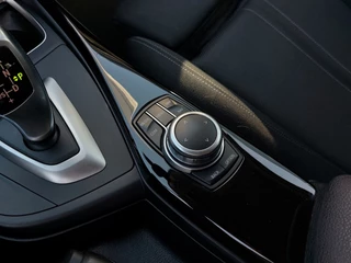 BMW 1 Serie 118i 136pk Automaat Executive Sport-Line | Origineel NL | Navi | Clima | Cruise | Bluetooth Carkit+Streaming | Led Koplampen | Licht+Regensensor | Pdc | Mistlampen | Privacy Glass | 16''lm - afbeelding nr 19