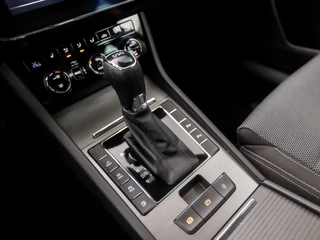 Škoda Superb 218Pk Automaat (APPLE CARPLAY, GROOT NAVI, VIRTUAL COCKPIT, MEMORY SEATS, STOELVERWARMING, CAMERA, GETINT GLAS, LED KOPLAMPEN, TREKHAAK, NIEUWSTAAT) - afbeelding nr 11