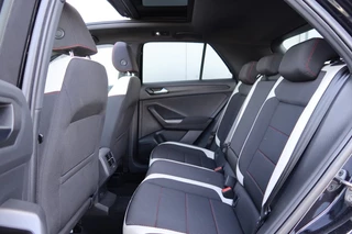 Volkswagen T-Roc Volkswagen T-Roc 1.5 TSI Sport 150pk NAVI, Camera, Schuif/kanteldak, Stoelverwarming - afbeelding nr 19