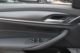 BMW 5 Serie BMW 5 Serie Touring 530e Business Ed. M Sport / Trekhaak / Panoramadak / Head-up / 19'' / Laser LED / Sfeerverlichting / Leder / Safety-pack / Stuurverwarming / Cruise Control - afbeelding nr 36