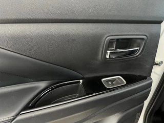 Mitsubishi Outlander Mitsubishi Outlander 2.4 PHEV Intense TREKHAAK - afbeelding nr 21