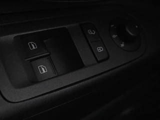 Volkswagen up! Volkswagen Up! 1.0 BMT high up! | Cruise control | Airco |  Bleutooth | LMV 15 inch | Parkeersensoren achter | Radio | LED dagrijverlichting - afbeelding nr 25
