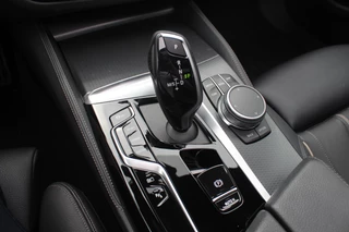 BMW 5 Serie BMW 5 Serie Touring 530e Business Ed. M Sport / Trekhaak / Panoramadak / Head-up / 19'' / Laser LED / Sfeerverlichting / Leder / Safety-pack / Stuurverwarming / Cruise Control - afbeelding nr 28
