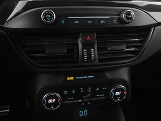 Ford Focus Ford Focus 1.5 EcoBoost ST Line X | Camera | Carplay | Trekhaak | Full LED | Navigatie | Keyless | Digital Cockpit | Climate control | Parkeerhulp | Cruise control - afbeelding nr 28