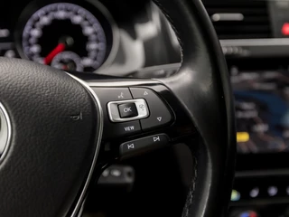 Volkswagen Golf Volkswagen Golf 1.0 TSI Sportline (APPLE CARPLAY, GROOT NAVI, CLIMATE, STOELVERWARMING, DYNAMISCHE KNIPPERLICHTEN, MASSAGE, ALCANTARA, ADAPTIVE CRUISE, PARKEERSENSOREN, GETINT GLAS, LM VELGEN, NIEUWSTAAT) - afbeelding nr 22