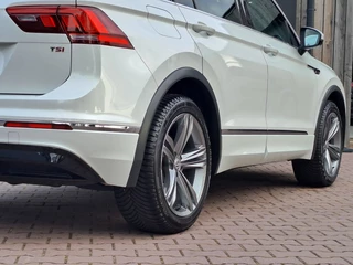 Volkswagen Tiguan | DSG | Virtual Cockpit | Trekhaak | Stoel- & stuurverwarming | Navigatie | App-connect | - afbeelding nr 50