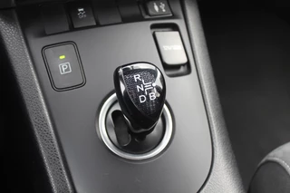 Toyota Auris Toyota Auris Touring Sports 1.8 Hybrid Dynamic / Camera / Navigatie / Keyless / 16'' / DAB / Cruise Control / Getint glas - afbeelding nr 21