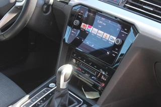 Volkswagen Passat Volkswagen Passat Variant 1.4 TSI PHEV 218pk 6-DSG GTE Business Highline | PanoramaDak | Zomer- en winterset | Carplay | - afbeelding nr 10