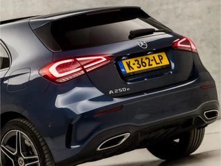 Mercedes-Benz A-Klasse 218Pk Automaat (SCHUIFDAK, APPLE CARPLAY, SFEERVERLICHTING, MEMORY SEATS, CAMERA, BURMESTER, LEDER/ALCANTARA, ADAPTIVE CRUISE, GETINT GLAS, NIEUWSTAT) - afbeelding nr 13