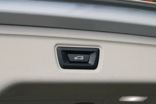 BMW 3 Serie BMW 3-serie Touring 320e Business Edition Plus|PlugInHybride|Camera|PDC|AppleCarPlay|20