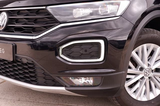 Volkswagen T-Roc Volkswagen T-Roc 1.5 TSI Sport | LED | Trekhaak | Carplay | Camera | PDC - afbeelding nr 10