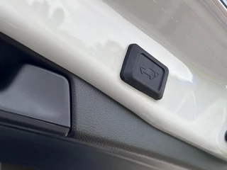 Toyota RAV4 Toyota RAV4 2.5 Plug-in Hybrid Bi-Tone+ - afbeelding nr 18